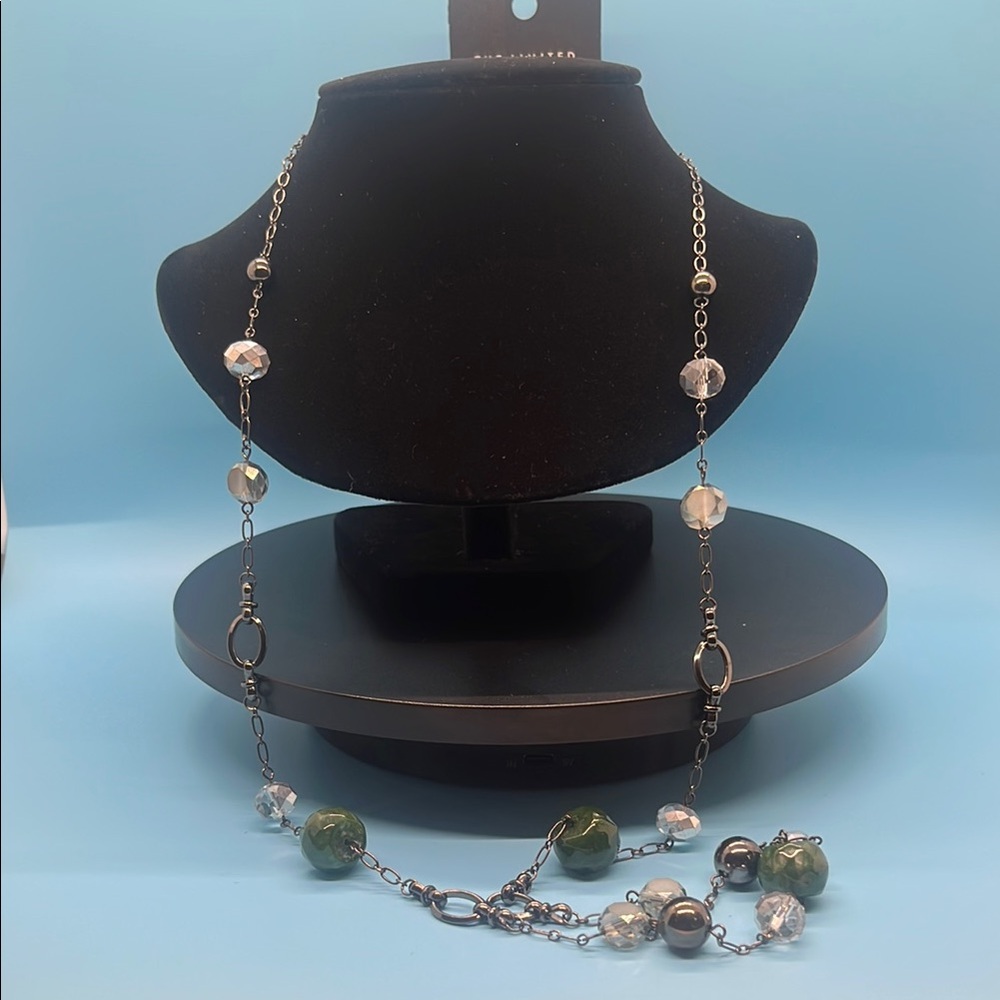 #0097.  Elegant Green and Silver Beaded Necklace